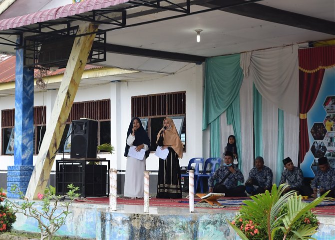 Peringatan Maulid Nabi Muhammad SAW 1443 H Poster