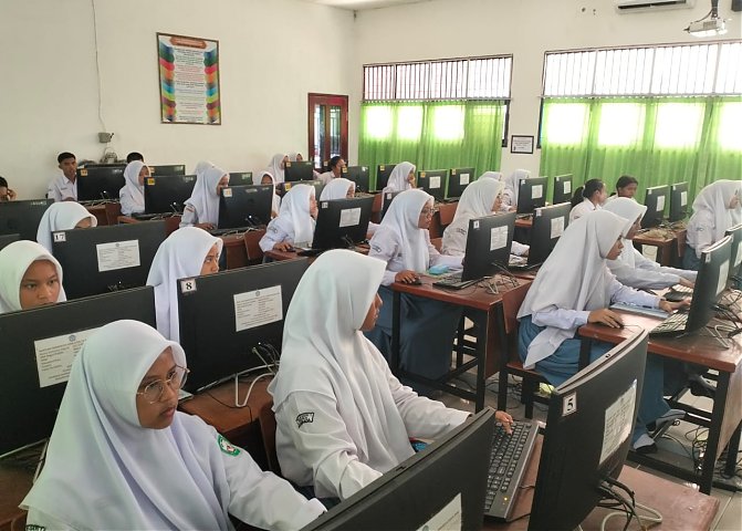 Laboratorium Komputer Poster